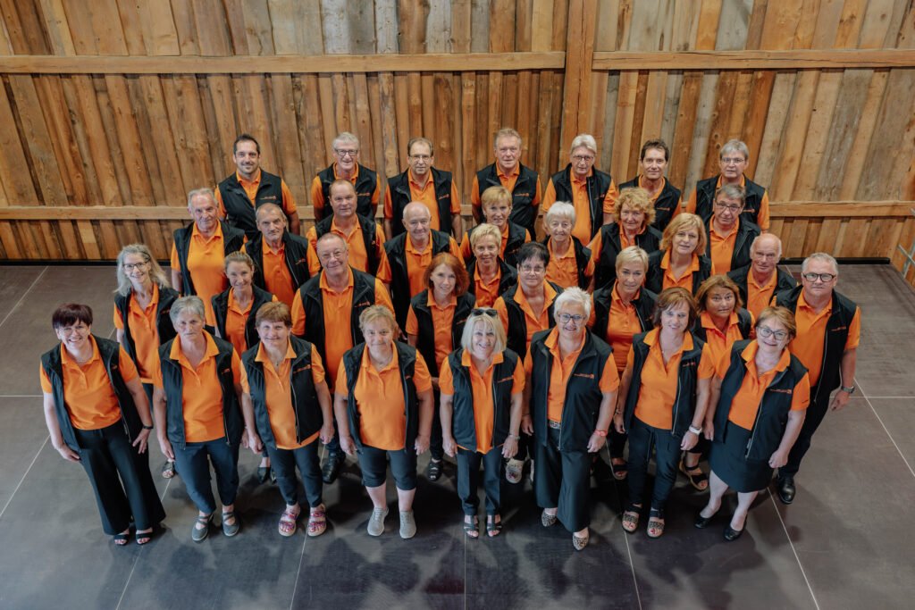 Das Team der Kultur-Werkstatt-Schnopfhagen im Stadl
